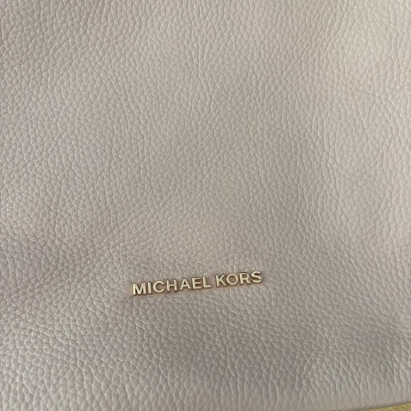 MICHAEL Michael Kors Aria Large Shoulder Bag - Picture 3 of 9